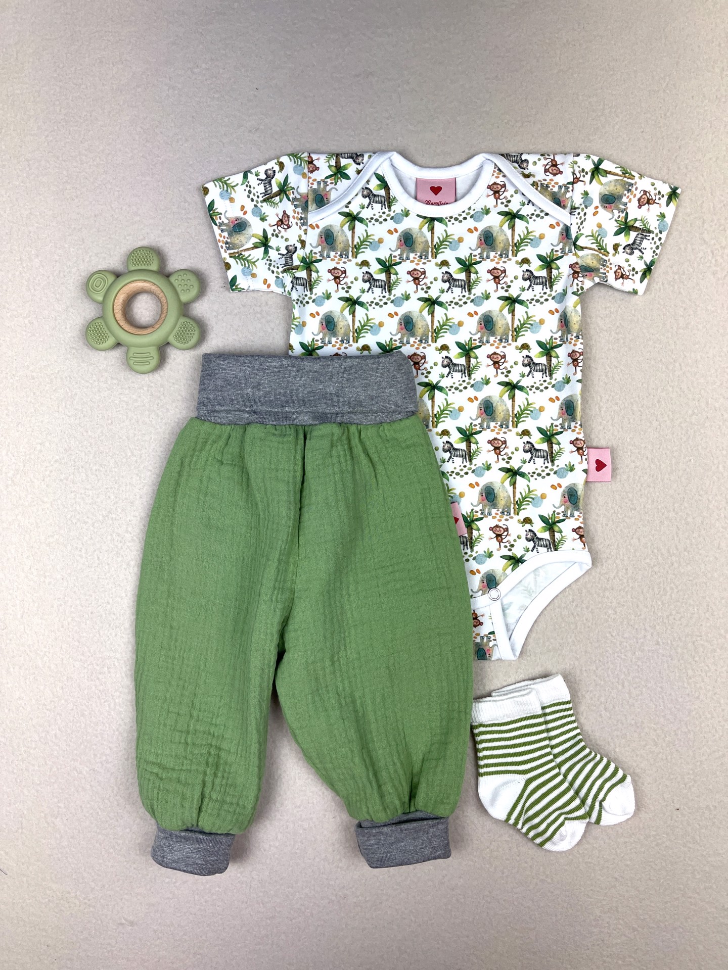 Sommerhose Baby  uni grün